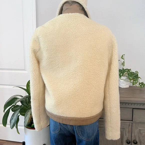 Madewell Sherpa Portland Jacket - Cozy and Stylish Outerwear! - Picture 2 of 11